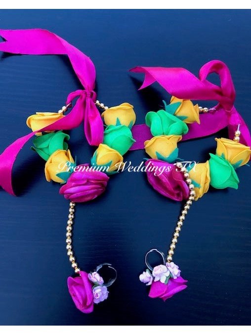 Rose Bud Gajra Bangles With Wringlet - 2Ct - Premium Weddings TX