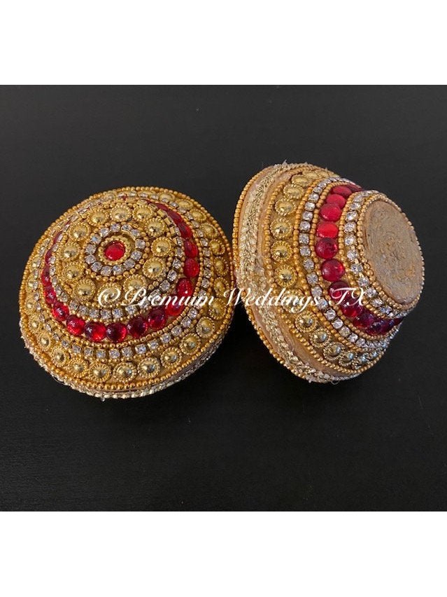 Red Bead Embellished Sapatia - 2Ct - Premium Weddings TX