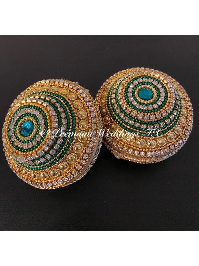 Green Beaded Embellished Sapatia - 2Ct - Premium Weddings TX