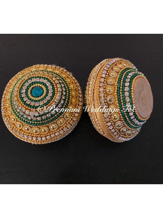 Green Beaded Embellished Sapatia - 2Ct - Premium Weddings TX
