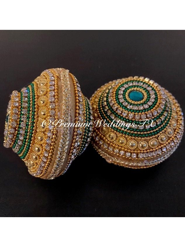 Green Beaded Embellished Sapatia - 2Ct - Premium Weddings TX