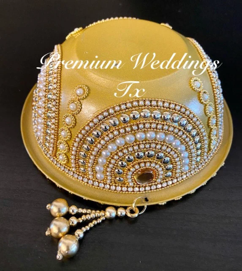 Handmade Gold Decorative Bowls, Gold bowls, Gold decorative bowls, Shaadi Decor, shaadi, puja accessories, pithi, mehndi decor, Mehndi Bowls, Haldi Bowls, Haldi Accessories, Haldi, Dholki Decor, Decorative Bowls