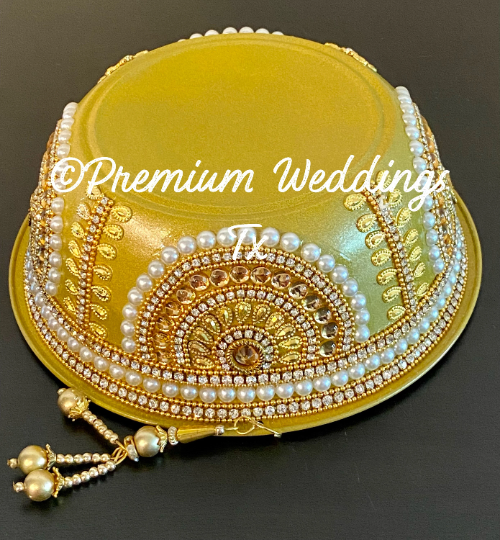 Handmade Gold Decorative Bowls, Gold bowls, Gold decorative bowls, Shaadi Decor, shaadi, puja accessories, pithi, mehndi decor, Mehndi Bowls, Haldi Bowls, Haldi Accessories, Haldi, Dholki Decor, Decorative Bowls