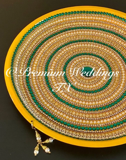 Yellow Green Spiral Mehndi Thaali, Mehndi Thaal, Mehndi Plates, Mehndi Thaali, Puja Thaali, Mehndi Decor, Mehndi, Haldi, Haldi Decor, Shaadi Decor, Shagun, Home Decor, Indian Wedding, Punjabi Wedding, Pakistani Wedding, Centerpiece Decor, Wedding Decor, Pearl Gold Embellished Thaali, Red Thaali, Embellished Thaali, Embellished Thaals, Thaali, Mehndi Thaals, Thaals