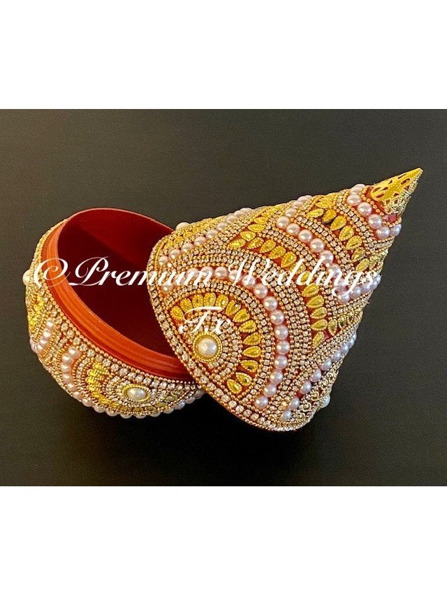 1Ct Coconut Cover, Decor, Home Decor, Shaadi, Shaadi Decor, Mehndi, Uptan, Mayoon, Puja, Puja Kalesh, Indian Wedding, Pakistani Wedding